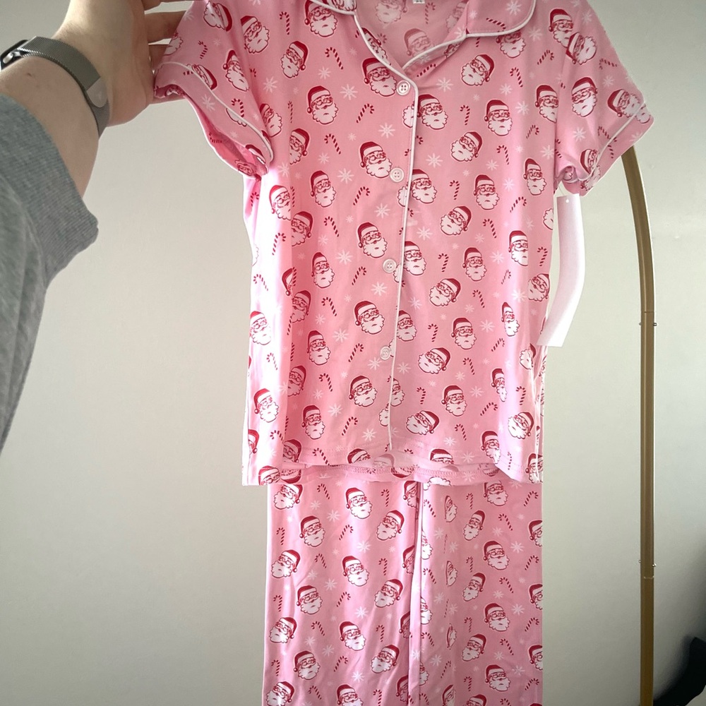 NWT The Royal Stabdard Pink Santa Kids Pajama Set